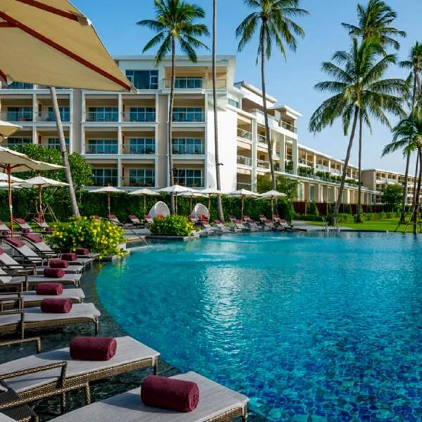 Phuket Panwa Beachfront Resort, хотел в Пануа Бийч