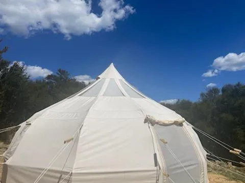 Big Sky Glenburn Glamping, готель у місті Yea