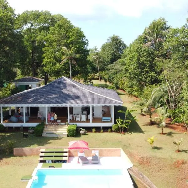Baan Zourite seaview villa, hotel v destinaci Ko Mak