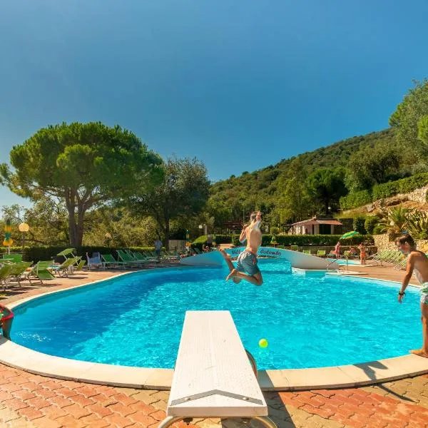 Villino Garden & Pool, hotel v destinaci Marina dʼAndora