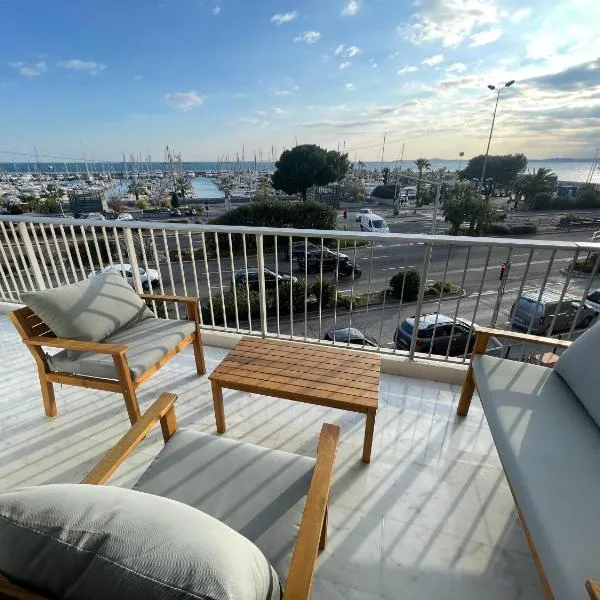 Appartement bord de mer avec piscine, hotel en Saint-Laurent-du-Var