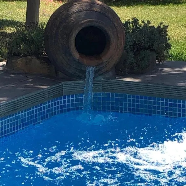 Villa María Lagos del Serrano, hotel v mestu El Ronquillo