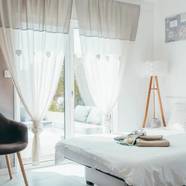 Gîte "Le Mesminois" établissement avec espace bien-être et sauna, hotel in Saint-Mesmin