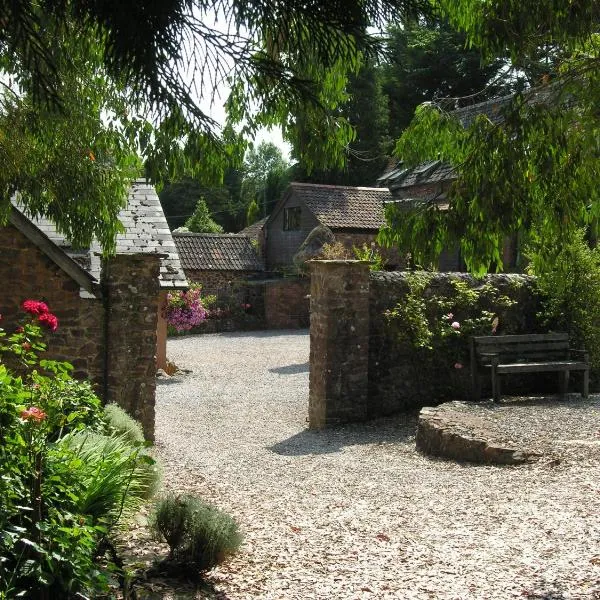 Duddings Country Cottages, hotel i Minehead