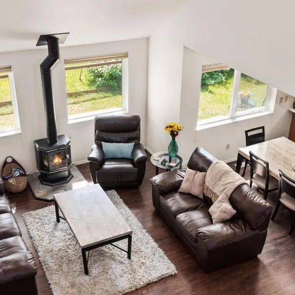 Coastal Place - BEST location in Downtown!, hotel v destinaci Anchorage