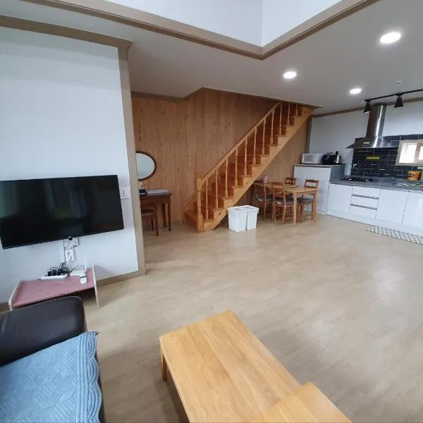 Gyeongpodae Darakbang, hotel in Gangneung
