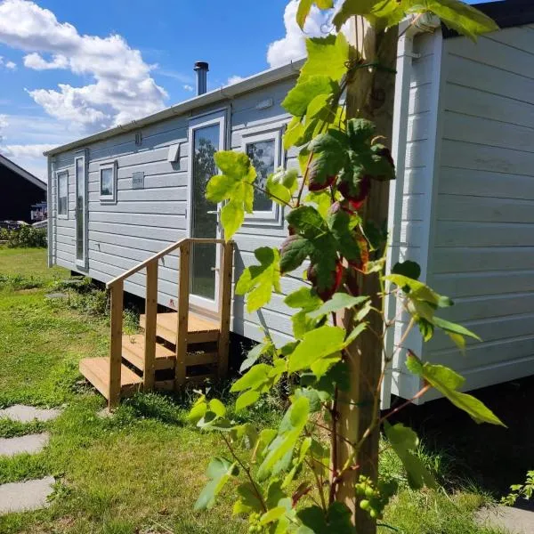 mini-camping 't Bergje, hotel v destinaci Serooskerke