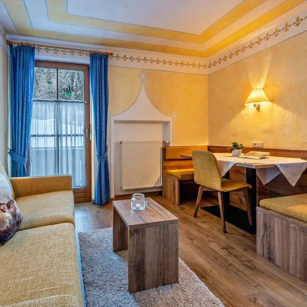 Haus zur Vogelweide App 2, hotel v destinaci Dobbiaco