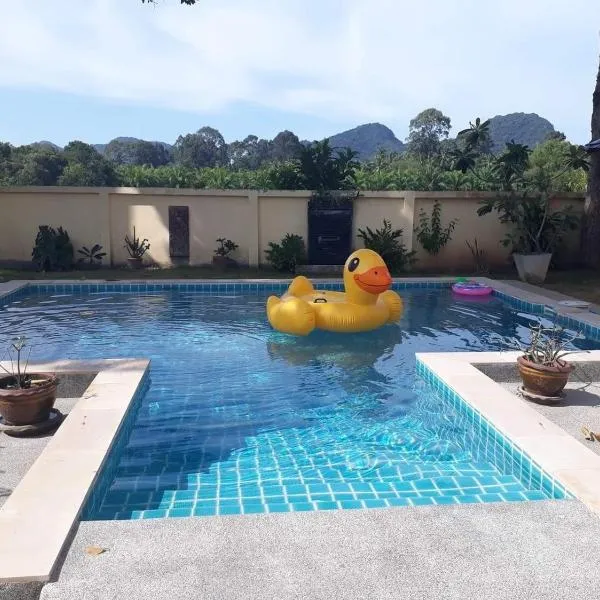 Khanom Garden Suite, hotel di Khanom