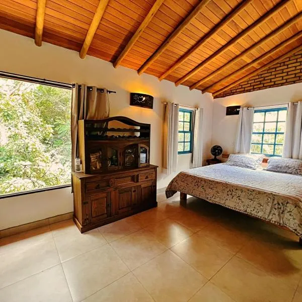 Casa Lipe & Rafa Linda casa com árvores, hotel in Lençóis