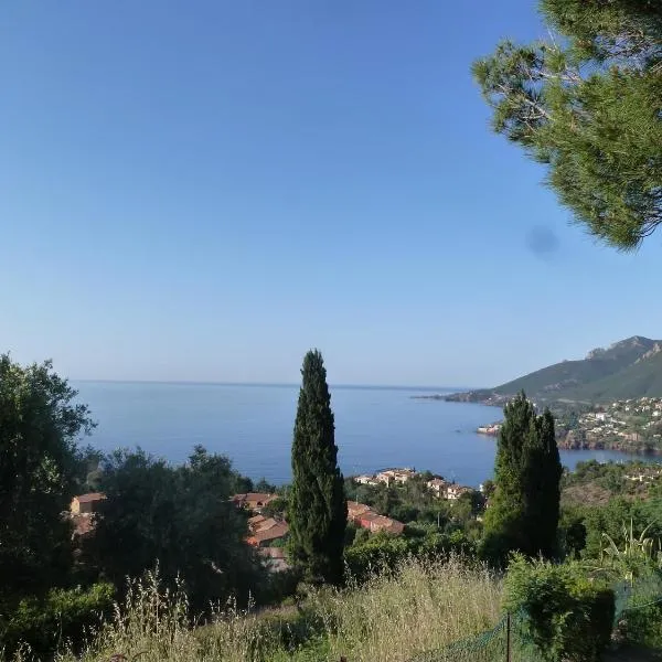 VUE MER PANORAMIQUE EXTRAORDINAIRE – hotel w mieście Théoule-sur-Mer
