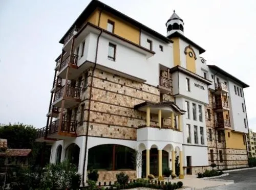 Хотел Ханът, хотел в Св. Св. Константин и Елена