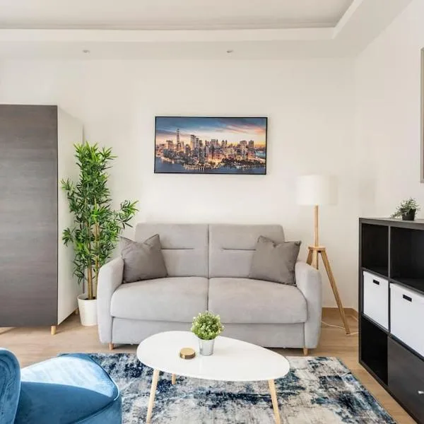 Renovated Apartment Near the Beach, hotel v destinácii Nice