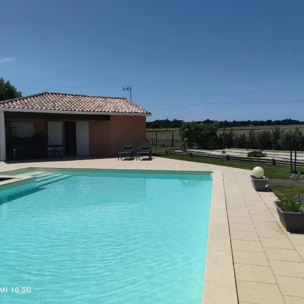 Le gîte du Font Blanque, hotel a Dieupentale