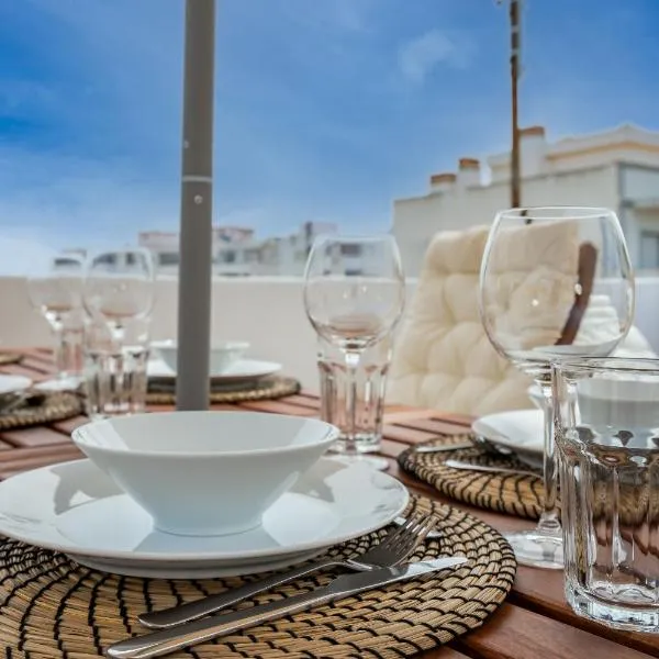 Tia Anica House I - apartment with terrace in central Fuseta beach village, hotel a Fuzeta