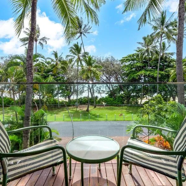 Seascape Holidays at Beachfront Terraces, hotel in Port Douglas