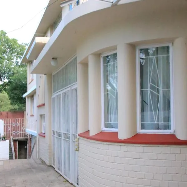 Wampex guest house, хотел в Претория
