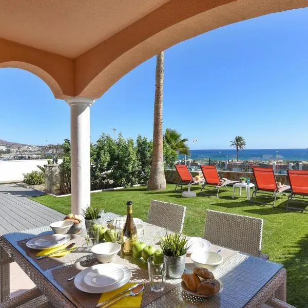 Chalet Santa Ana 2 by VillaGranCanaria, hotel v destinaci Playa del Ingles