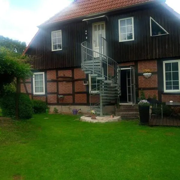 Schönes Messe-Ferien Apartment mit vielen Extras, hotel v destinaci Bröckel