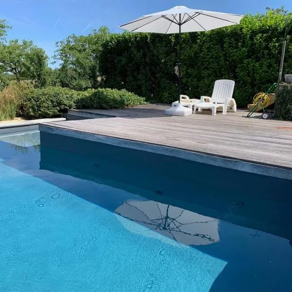 Spacious house in rural Quercy, hotel in Ginouillac