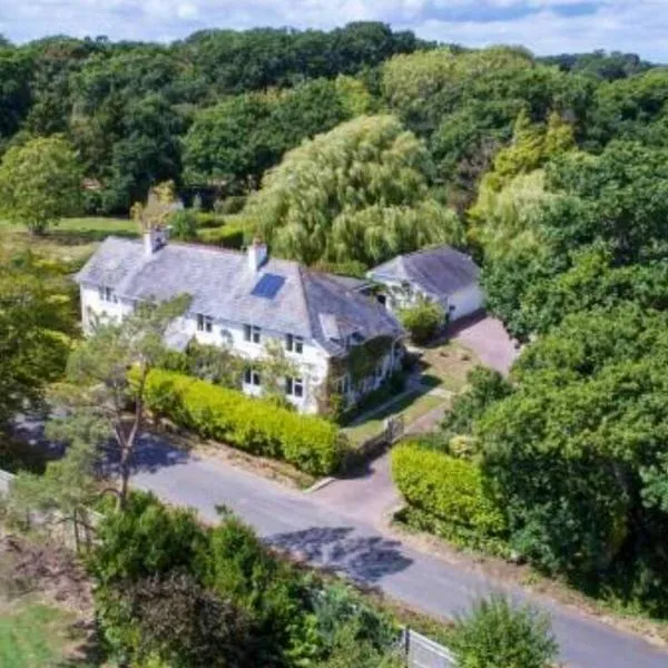 Seaside Spacious Cosy Cottage On The Edge Of The New Forest, hotel v destinaci Lymington