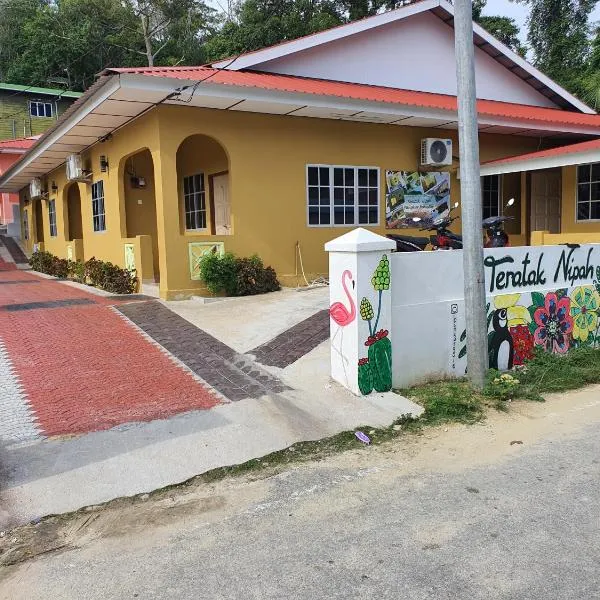 Teratak Nipah Homestay Teluk Nipah Pangkor, hotel v destinaci Pangkor