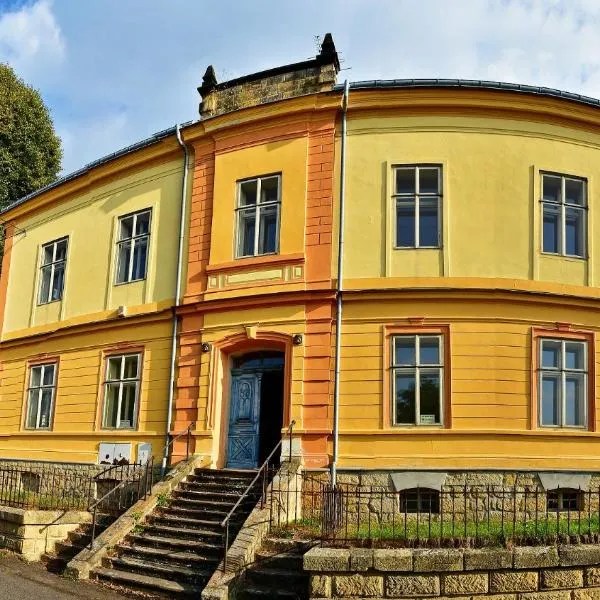 Hotel Stará Škola, hotel v destinaci Mezná