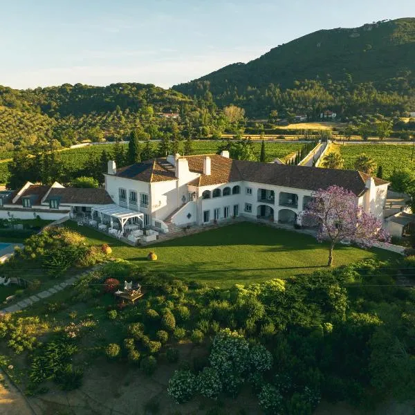 Hotel Casa Palmela - Small Luxury Hotels of The World, Hotel & Villas, hotel v destinaci Setúbal