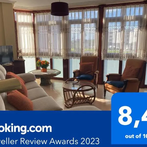 Piso grande en LLANES con garaje – hotel w mieście Llanes