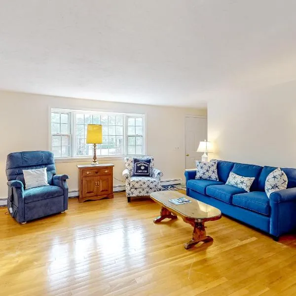 Corner Cottage, hotel in Chatham