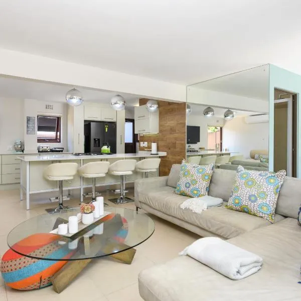 Villa 2811 Luxurious and Modern at Upmarket Golf and Beach Estate, hotel v destinaci Marina Beach