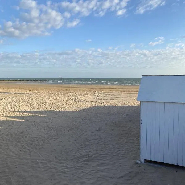 Super appartement cosy, parking privé, hotel in Courseulles-sur-Mer