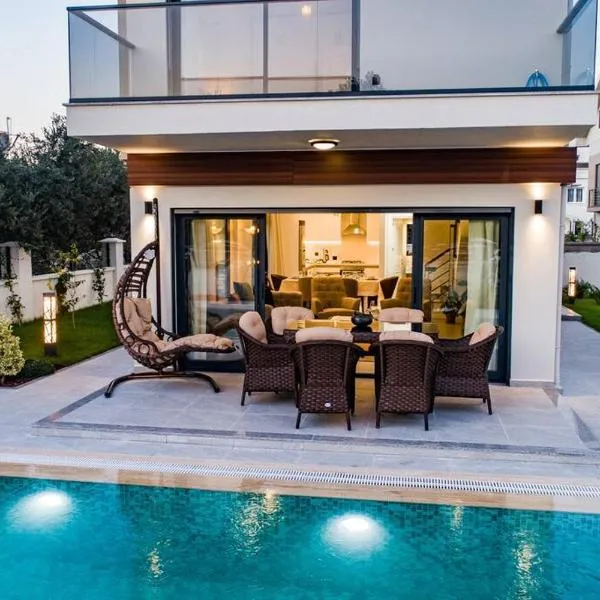 Viesnīca merkezde 8 kişilik özel havuzlu villa pilsētā Fethije