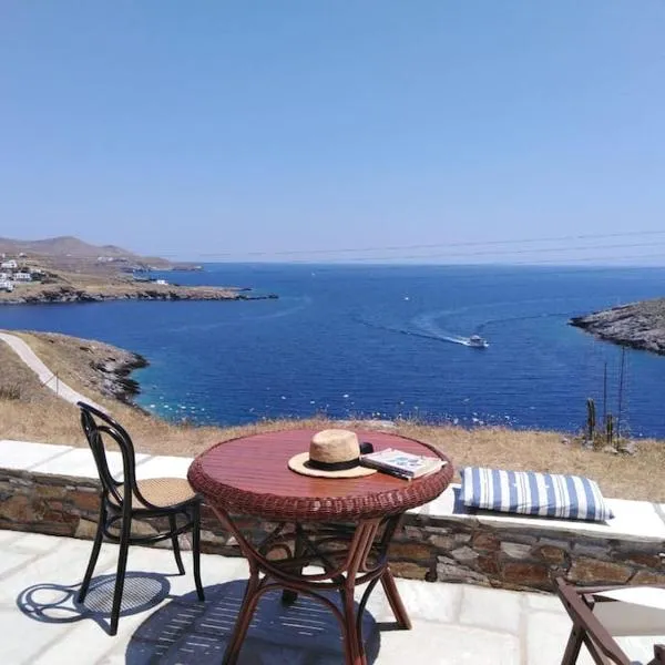 Kythnos - Loutra- House、イウトラのホテル