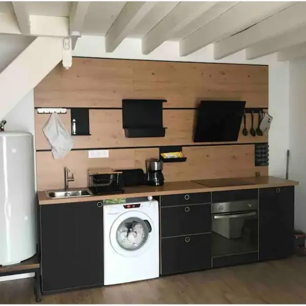 Logement avec tranquillité absolue、Fermanvilleのホテル