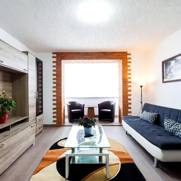 Mónika Apartman, hotel in Remetea