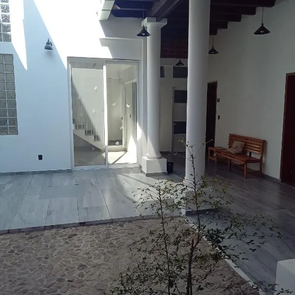El Salto de Camela - Vera y Espín Hostal, hotel v destinaci Uruapan del Progreso