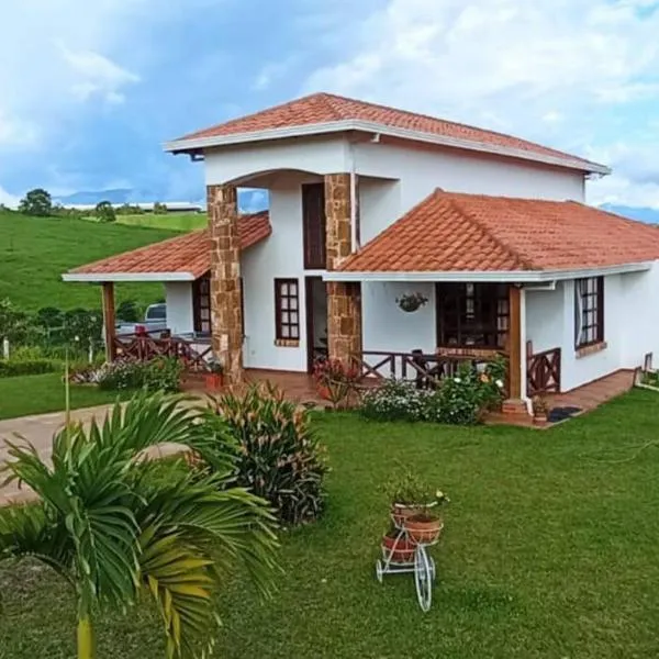 Hermosa casa campestre con hidropiscina, hotel v destinaci Los Santos