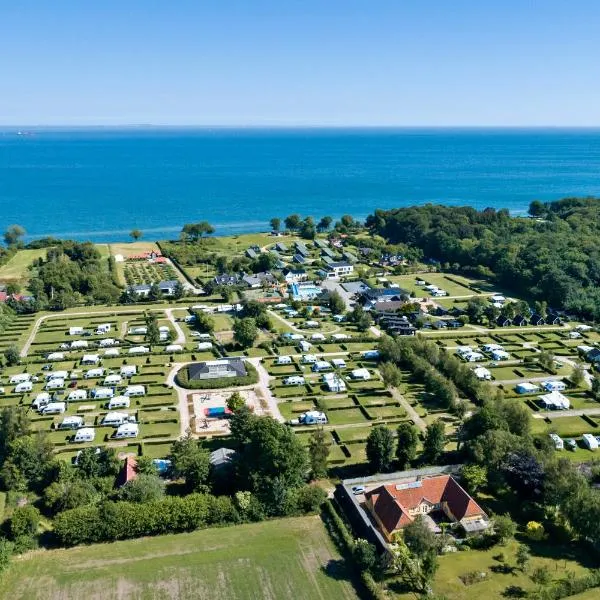 First Camp Skovlund Camping & Cottages, hotel v destinaci Båring