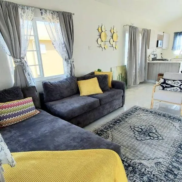 House of Bliss, hotel v destinaci Portmore
