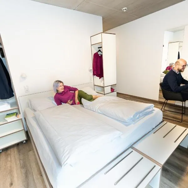 Motel Schlafraum Schlüßlberg-Dein smartes Hotel-contactless check-in, ξενοδοχείο σε Schlüßlberg