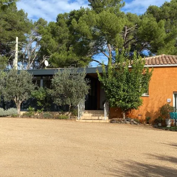 Chambre d'hôtes - Petit ParadyZen - Lac du Salagou, hotell i Lacoste