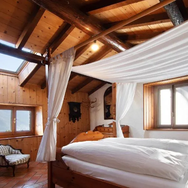 Stone House of the year 1500, hotel v destinaci Moltrasio