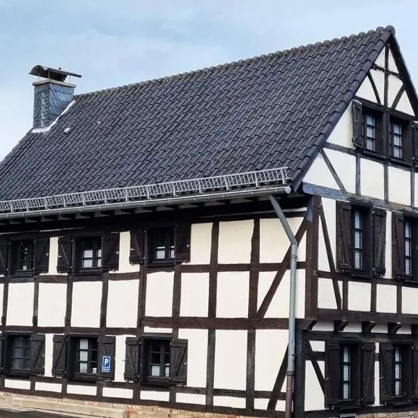 altes romantisches Fachwerkhaus in Rheinnähe auch für Workation geeignet, hotel v Kolíně