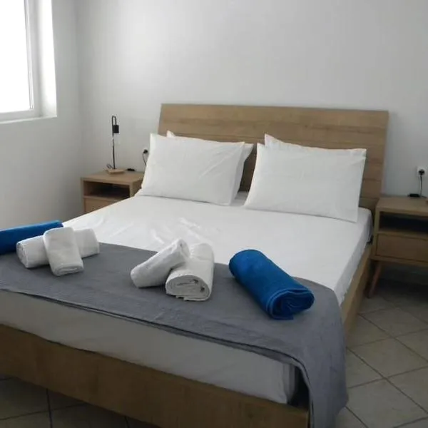 Casa Karavola in Galanado village-Naxos, hotel v mestu Galanádhon