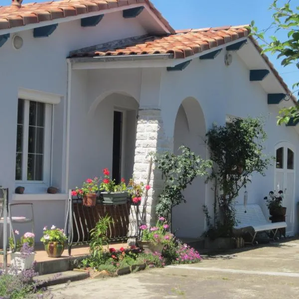 Chambre d'hôtes de la tuilerie, hotel a Boos