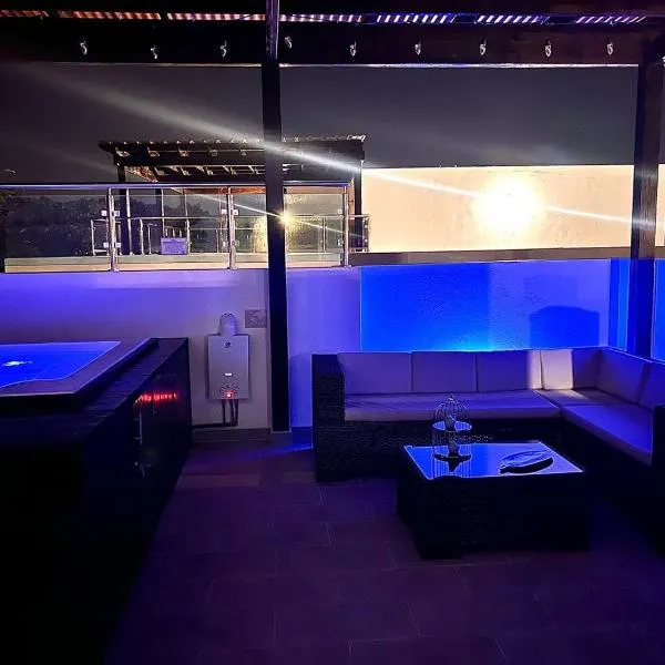 Outstanding Pent House w/Jacuzzi, hotel v destinaci Santiago de los Caballeros