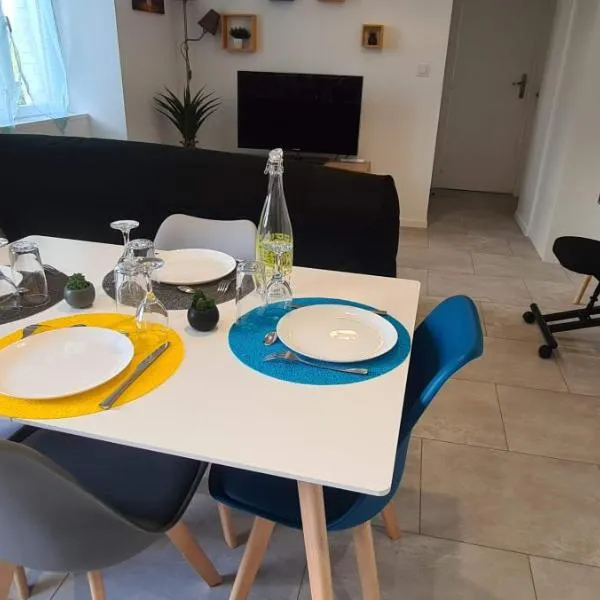 La Campagne à la ville dans pavillon avec jardin Clos et privatif, hotel em Héricourt