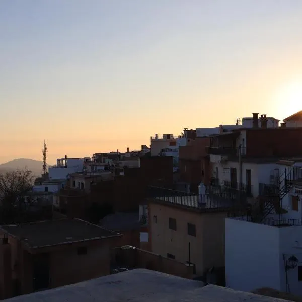Casa corasol, a cozy, comfy, 2BR house- panoramic view and rooftop, Hotel in Cáñar