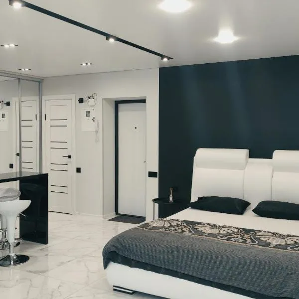 VIP апартаменты. Центр, проспект Мира 35, hotel in Kryvyi Rih